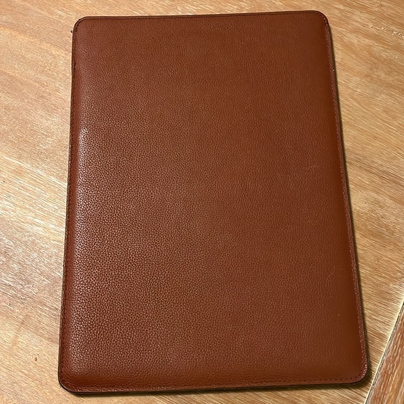 Leather laptop sleeve with wool lining. - Picture 2 of 3